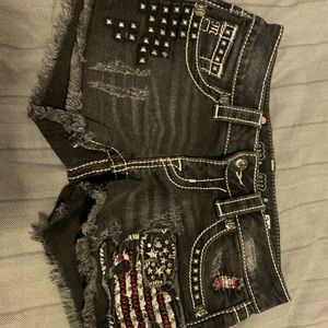 Black America MISSME shorts